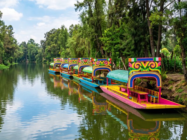 Colorful trajinera boats on the canals of Xochimilco, México